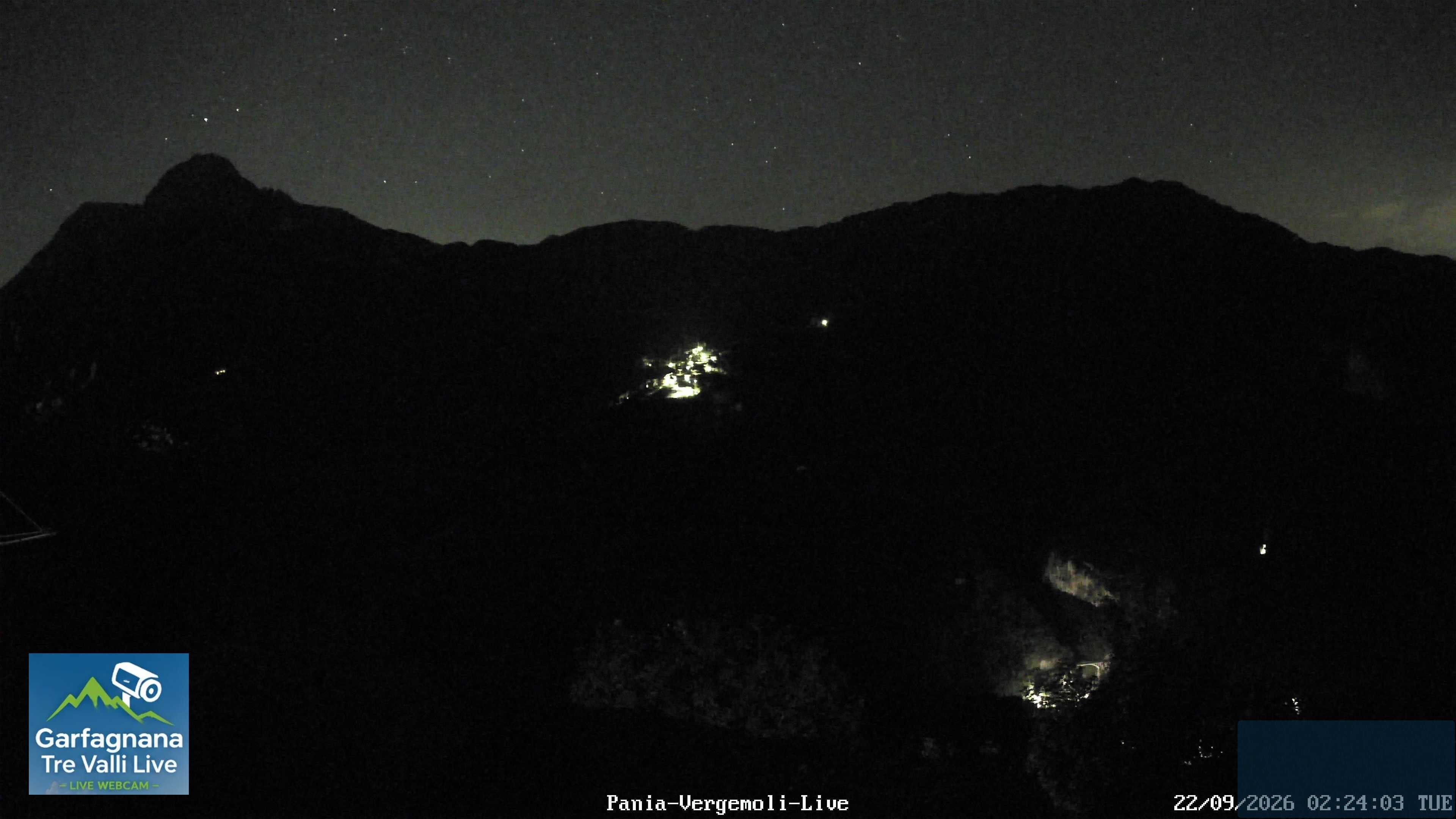 Webcam reale da Trassilico verso Vergemoli, Pania della Croce, Monte Forato e Grotta del Vento