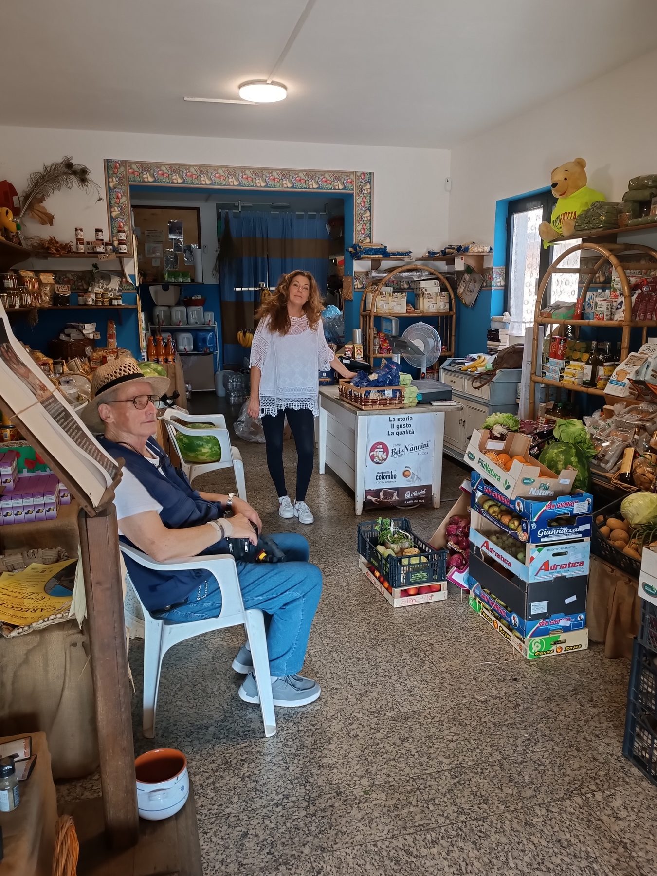 Banco di frutta e verdura di Centrofrutta Alina in Garfagnana